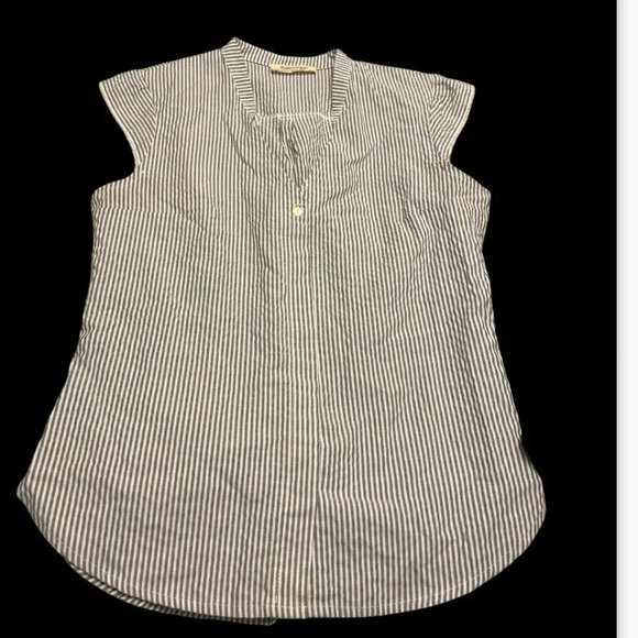 Meemoza button  down top - Picture 1 of 1